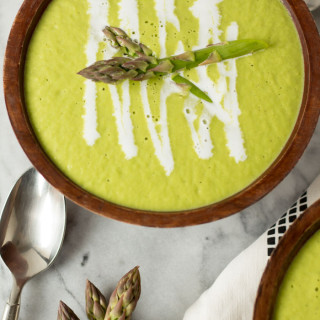 Creamy Asparagus and Leek Soup - Vegan + Gluten-free | glutenfreeveganpantry.com